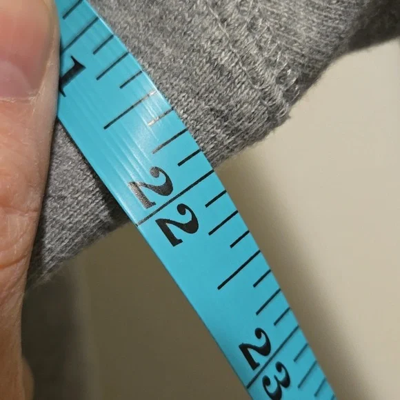 Everlane 100% Human Sweatshirt - Picture 6 of 7